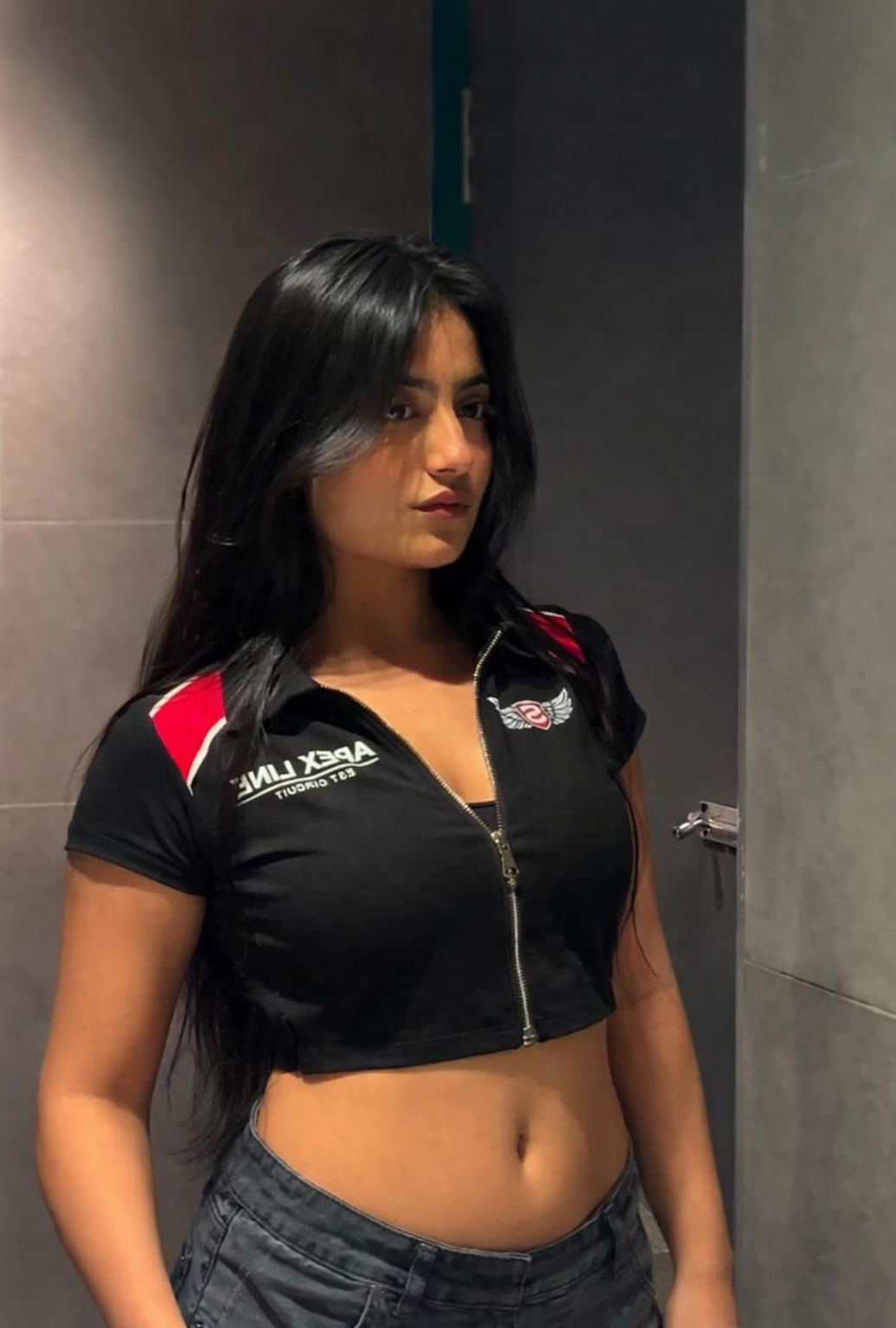 Apexline Zipped Baby Tee